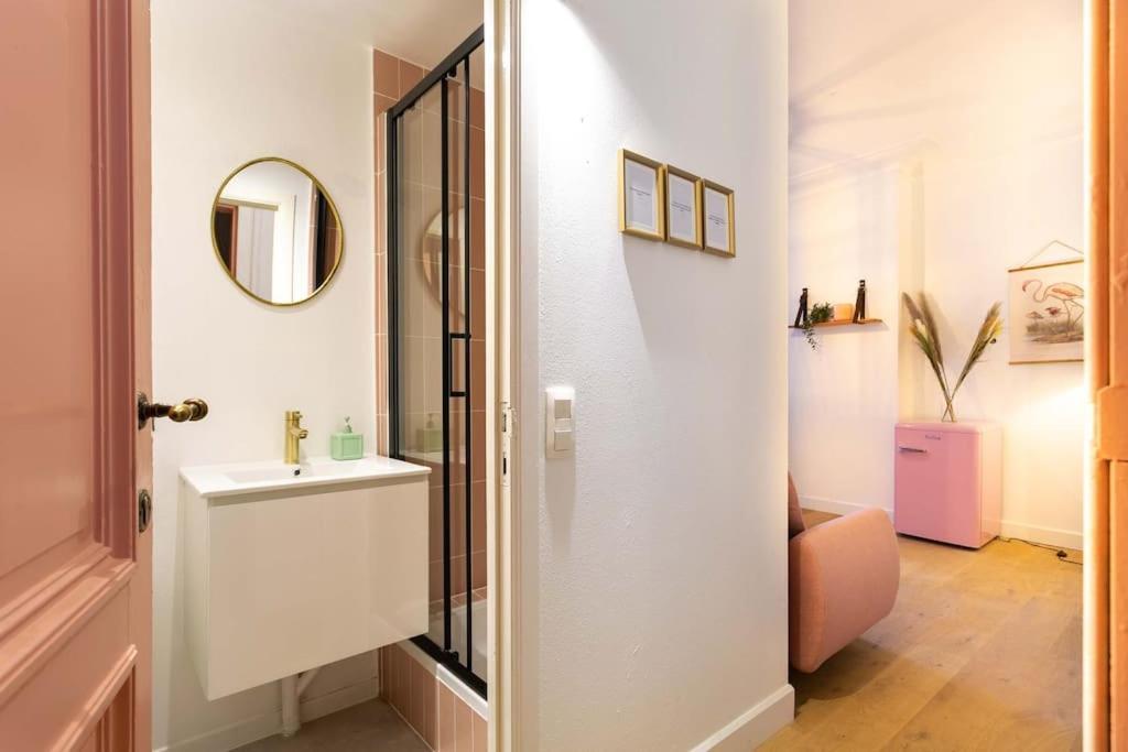 Pink Fairytale-Like Apartment Antwerpen Kültér fotó